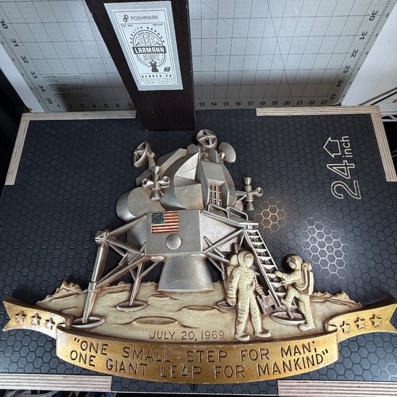 APOLLO 11 MOON LANDING  |  WALL PLAQUE  |  CAST METAL  |  USA  |  RARE  | - Picture 8 of 16